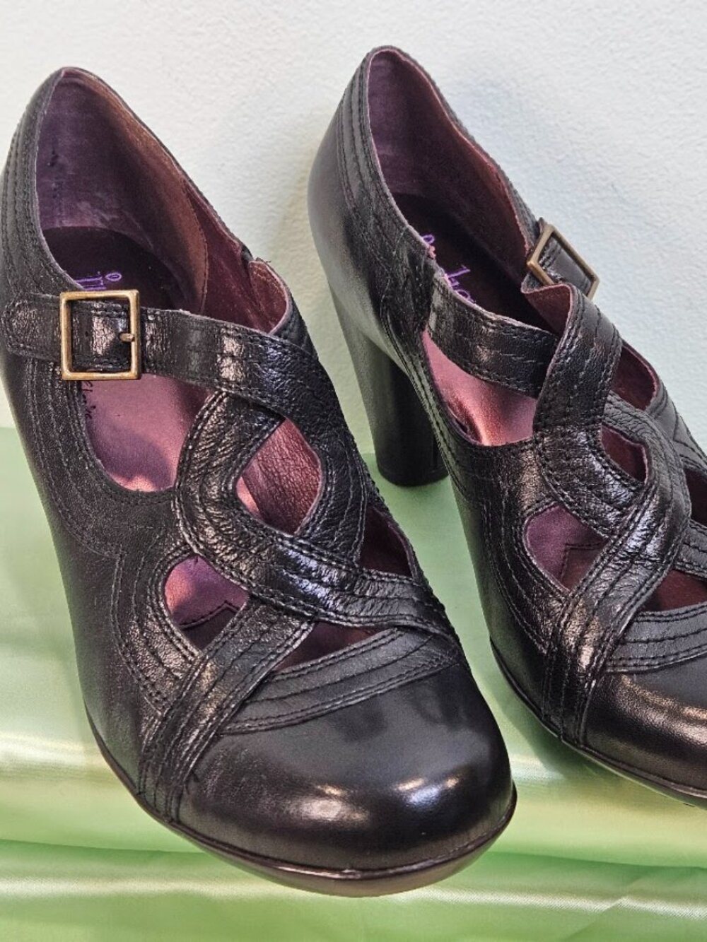 Indigo By Clarks Black Lea Sylvie Pumps Leather Buckle Shoes Size 12 M in Box